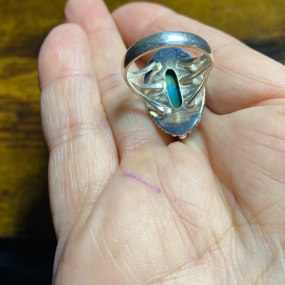 Navajo Turquoise Oval Stone set in 925 Sterling Silver Ring (Size 8) - Picture 6 of 7